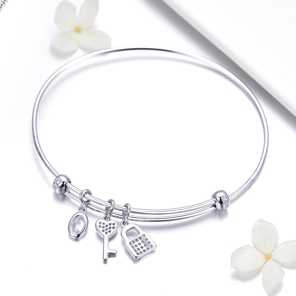 MyCharm Szerelem Lakat Szív Kulccsal Cirkónia Kristály Dísszel 925 Ezüst Női Karkötő